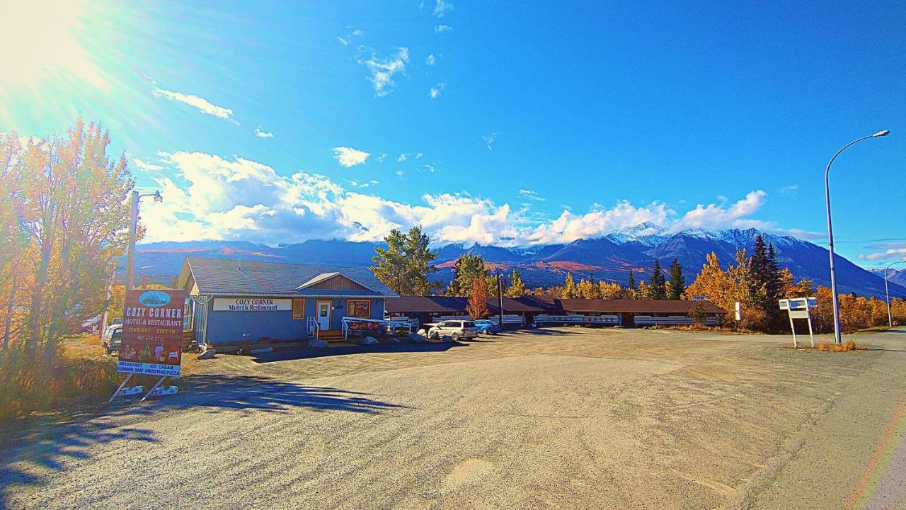 Cozy Corner Motel & Restaurant Haines Junction Exterior foto