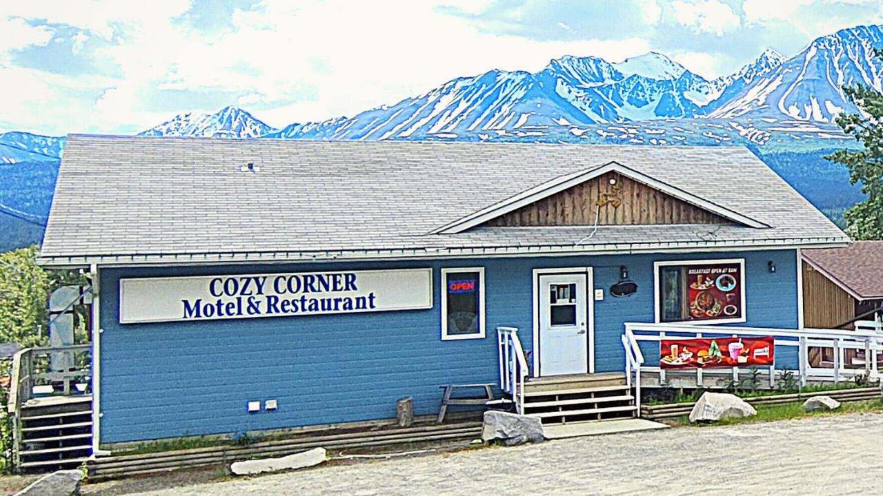 Cozy Corner Motel & Restaurant Haines Junction Exterior foto