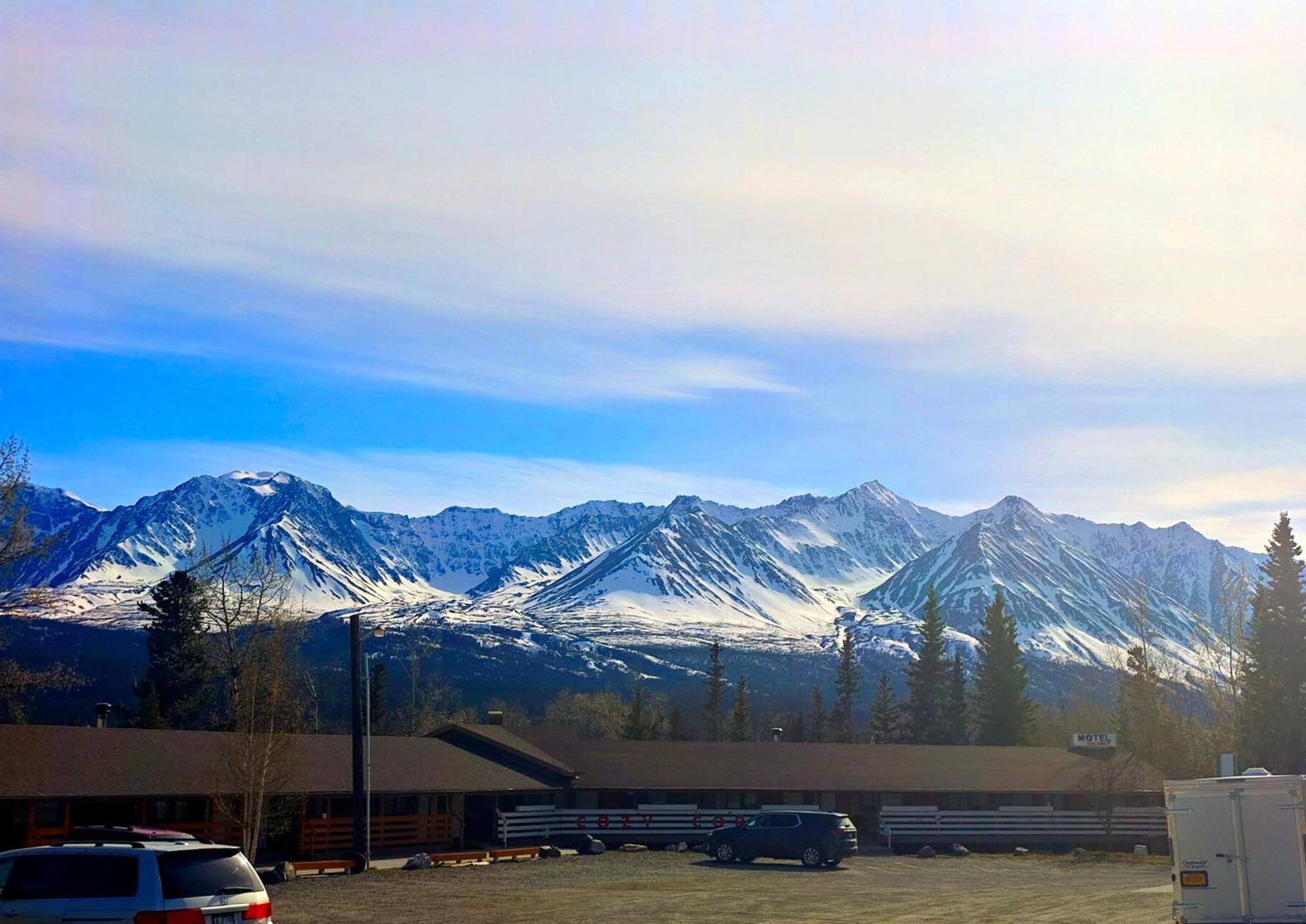Cozy Corner Motel & Restaurant Haines Junction Exterior foto
