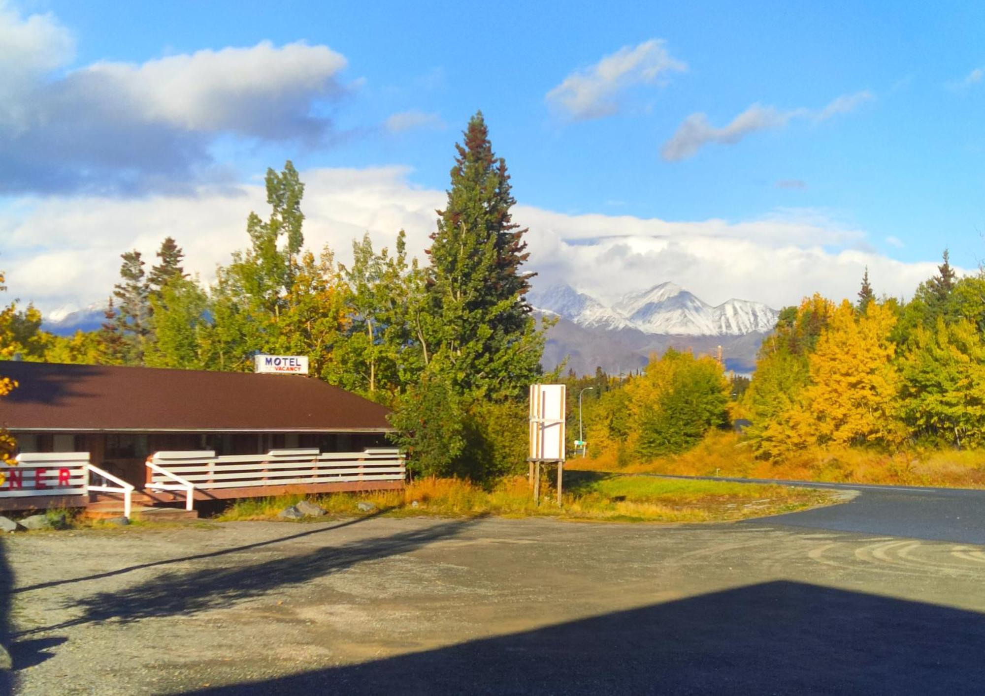Cozy Corner Motel & Restaurant Haines Junction Exterior foto