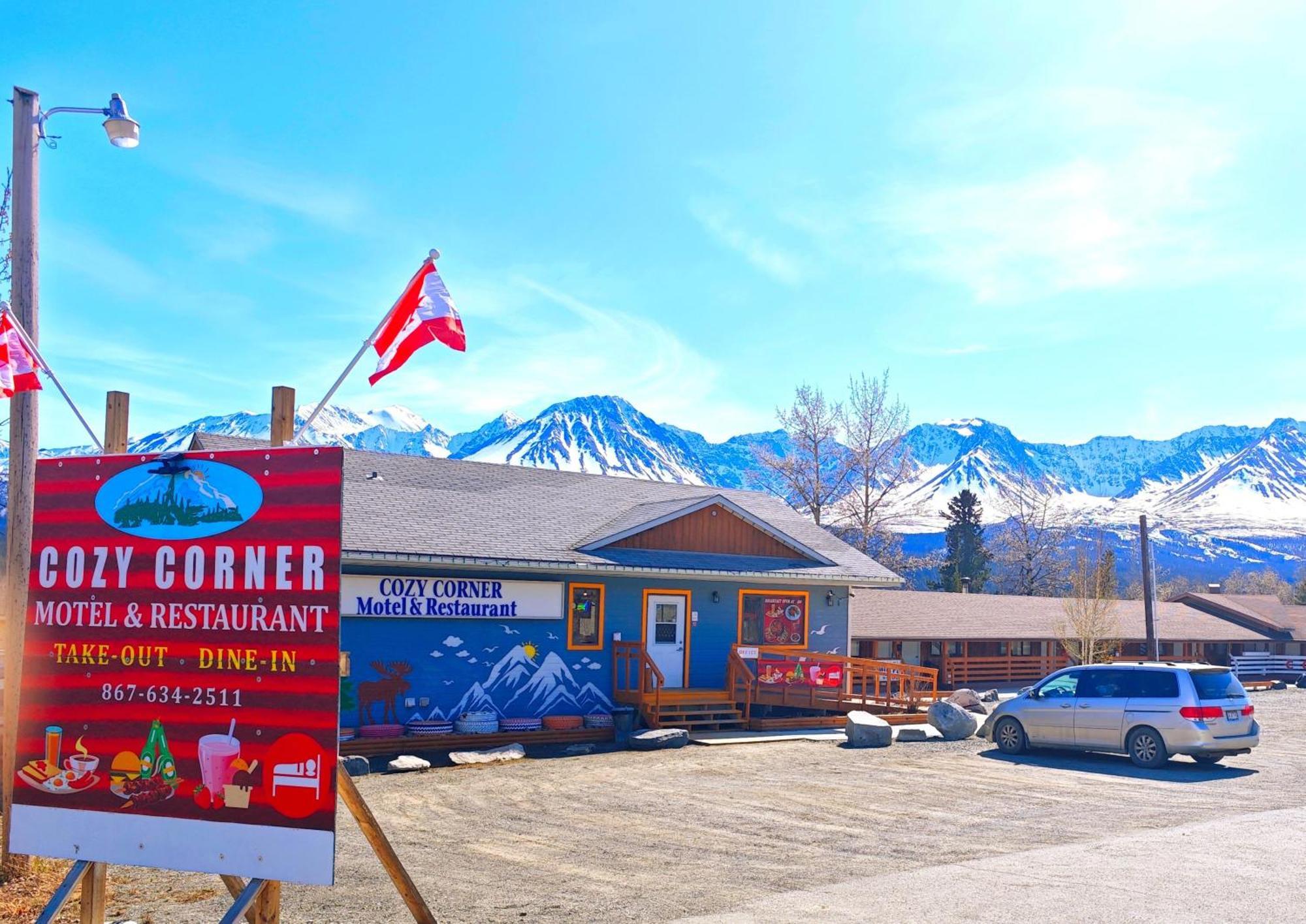 Cozy Corner Motel & Restaurant Haines Junction Exterior foto