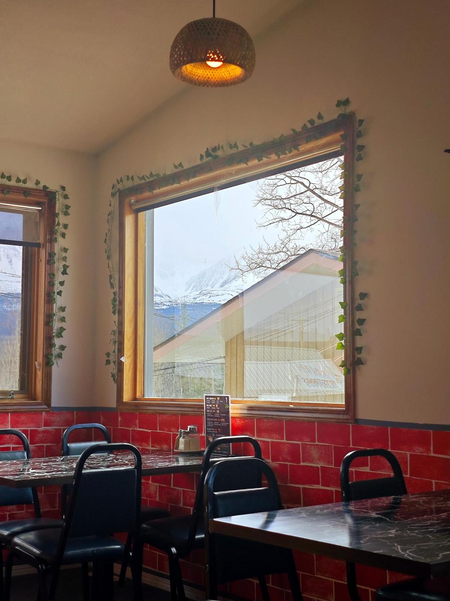 Cozy Corner Motel & Restaurant Haines Junction Exterior foto